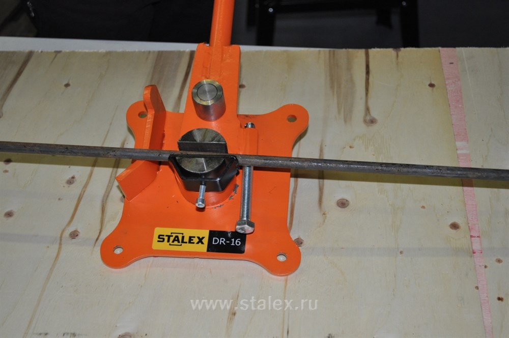 Фото 26 - Станок для гибки арматуры STALEX DR16.