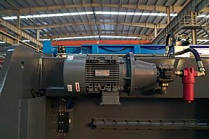 Фото 46 - MetalTec HBС 135/2500 4+1 ЧПУ МТ-15  Листогибочный пресс с ЧПУ.